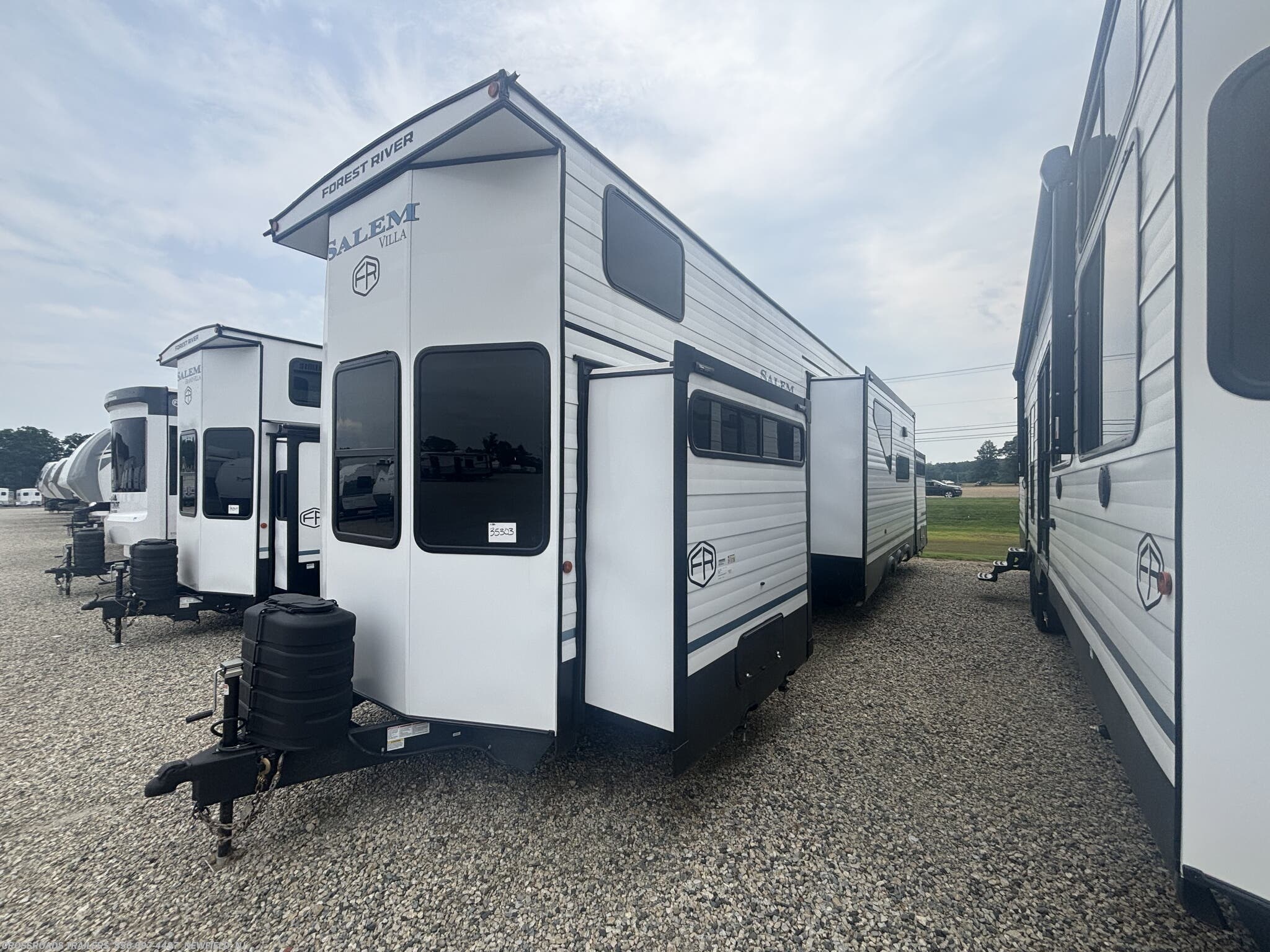 2026 Salem Villa 40ZZZ by Forest River from Crossroads Trailer Sales, Inc. in Newfield, New Jersey