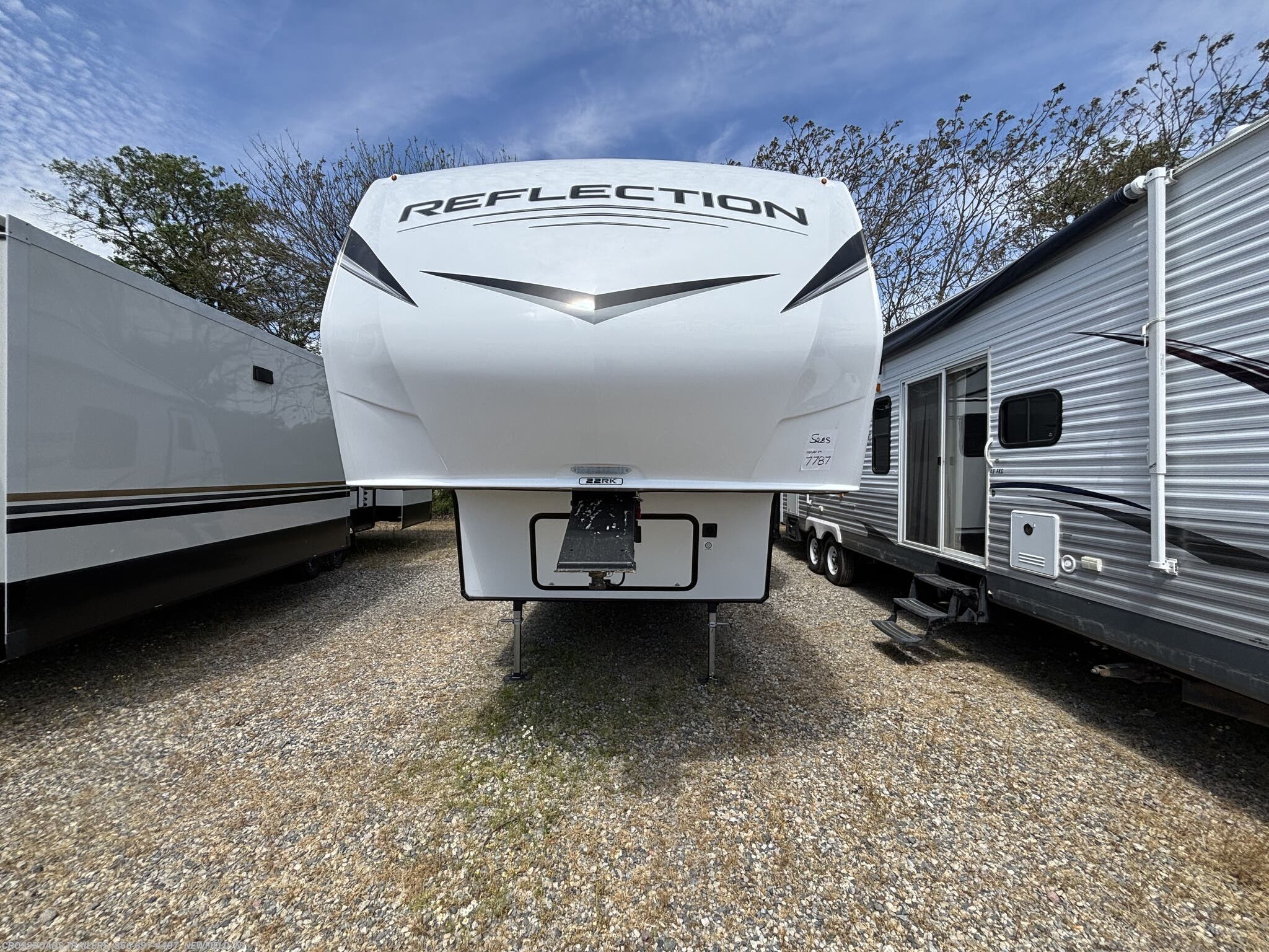 2024 Grand Design Reflection 100 Series 22RK - Used Fifth Wheel For Sale by Crossroads Trailer Sales, Inc. in Newfield, New Jersey features Dinette, Solar Panel, Booth Dinette, Queen Bed, Theater Seating