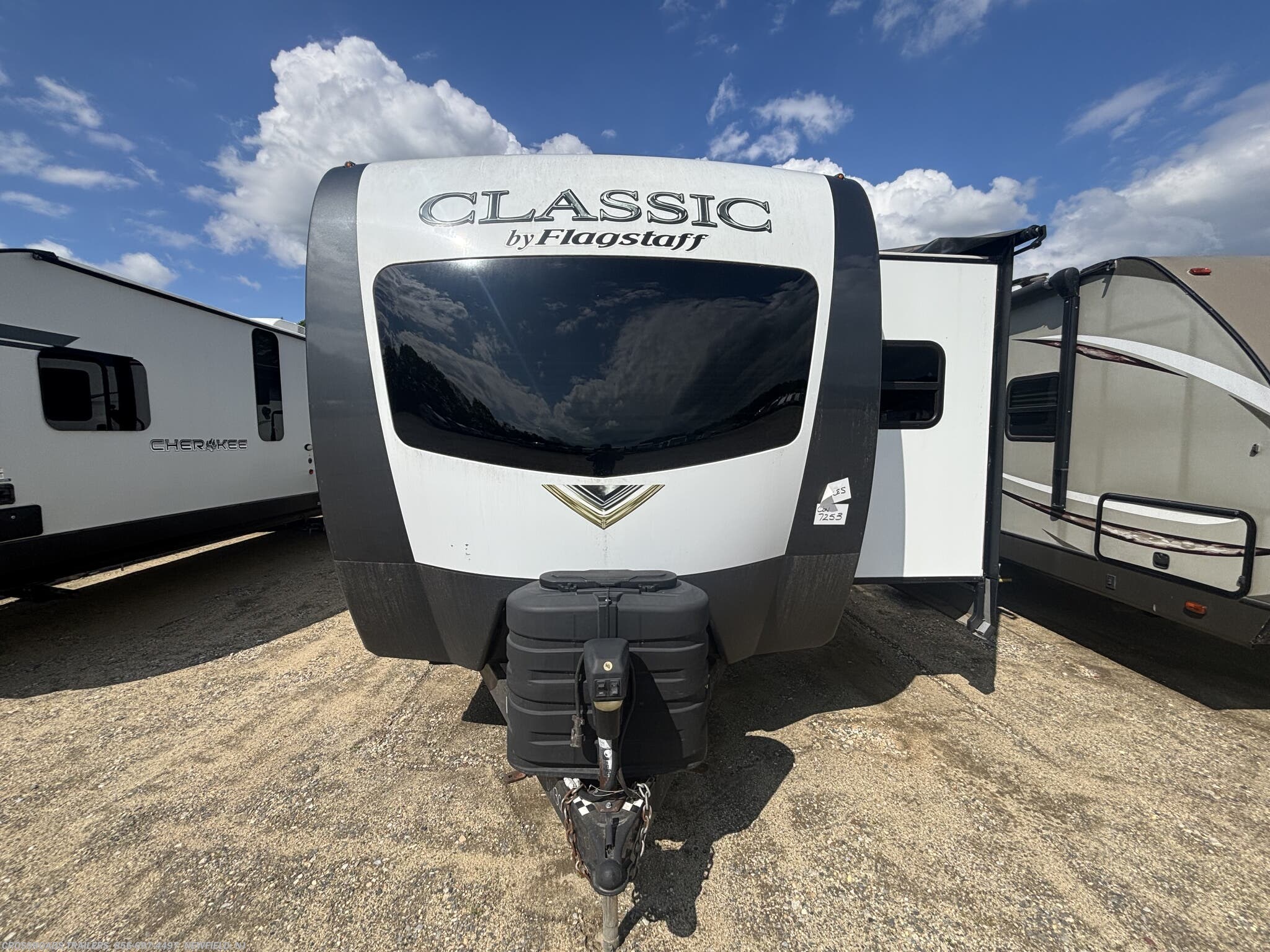 2019 Forest River Flagstaff Classic Super Lite 8320KBS - Used Travel Trailer For Sale by Crossroads Trailer Sales, Inc. in Newfield, New Jersey features Toilet, Bath & 1/2, Batteries, Theater Seating, 50 Amp Service