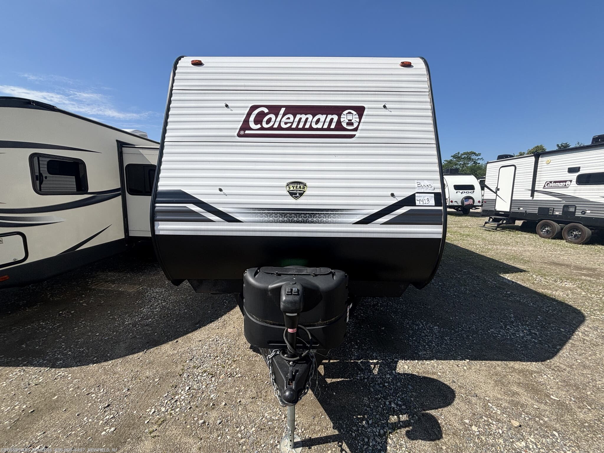 2022 Keystone Coleman Lantern - Used Travel Trailer For Sale by Crossroads Trailer Sales, Inc. in Newfield, New Jersey features Slideout, LP Detector, Bath & 1/2, TV, Smoke Detector