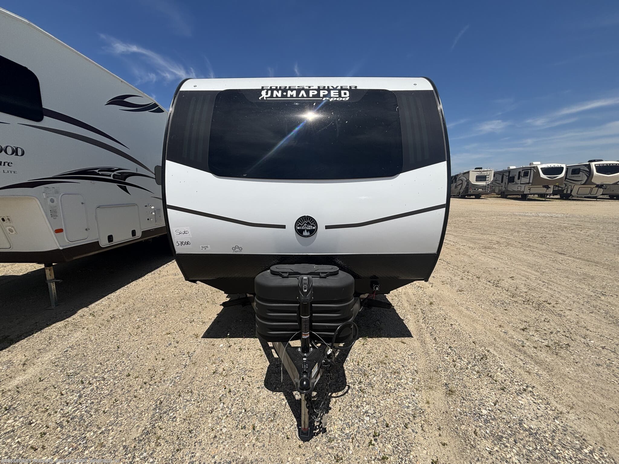 2027 Forest River R-Pod Un-Mapped 22RB - New Travel Trailer For Sale by Crossroads Trailer Sales, Inc. in Newfield, New Jersey features Shower, LP Detector, TV, TV Antenna, Oven