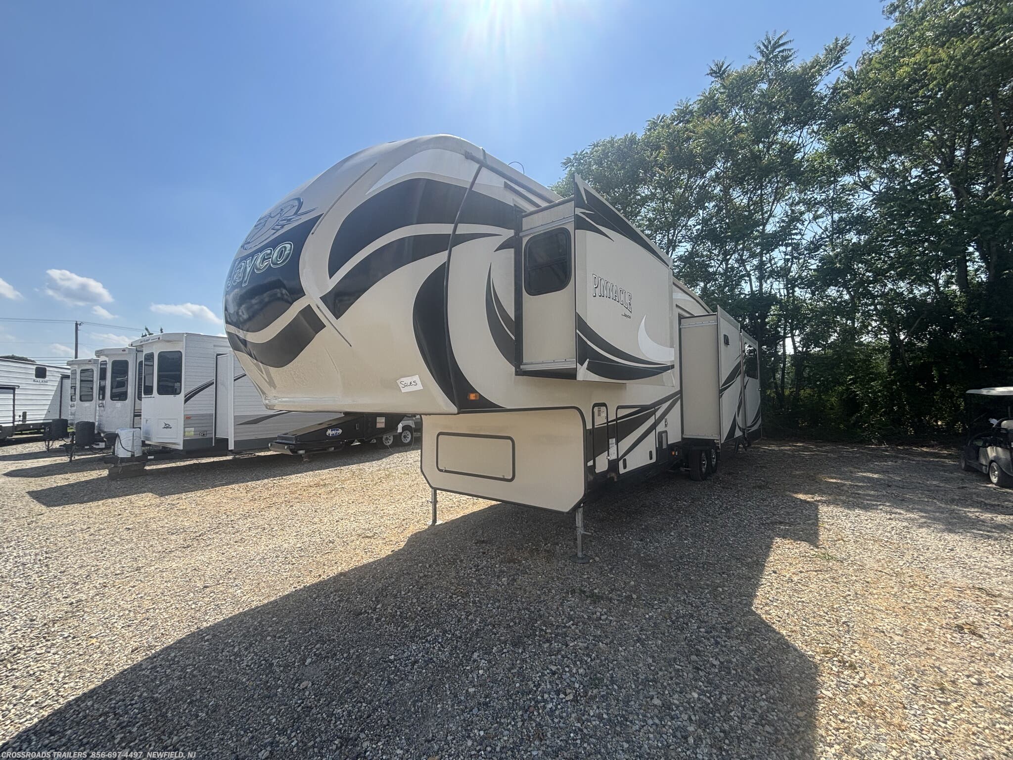 2015 Pinnacle 36RSQS by Jayco from Crossroads Trailer Sales, Inc. in Newfield, New Jersey
