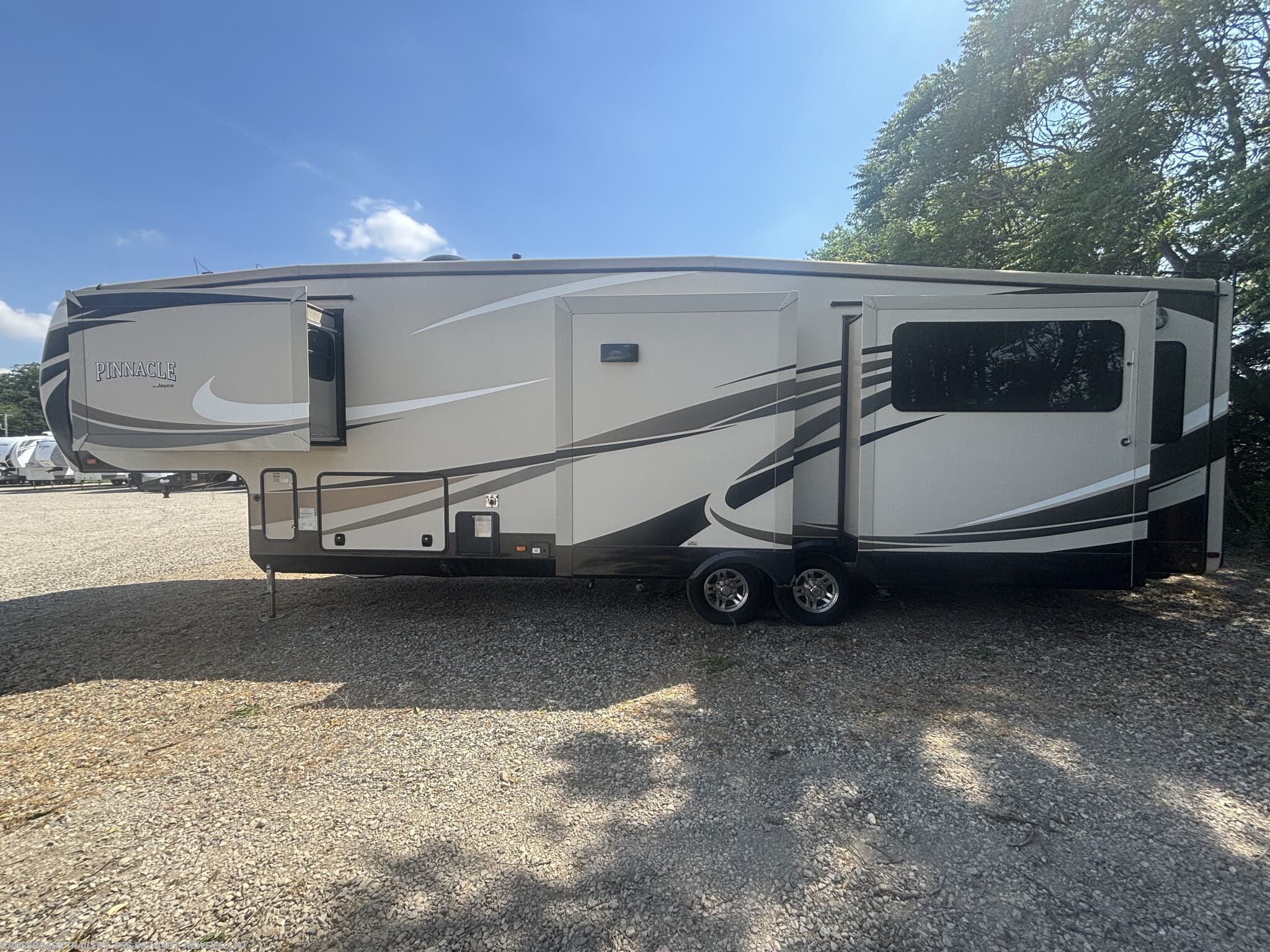 Used 2015 Jayco Pinnacle 36RSQS available in Newfield, New Jersey
