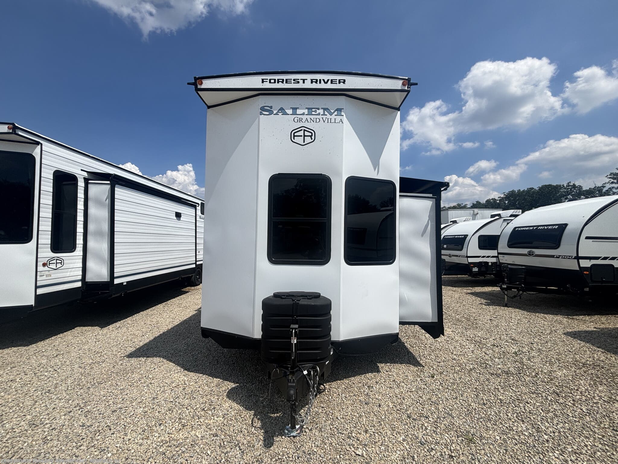 2027 Forest River Salem Villa 42ICE - New Destination Trailer For Sale by Crossroads Trailer Sales, Inc. in Newfield, New Jersey features LP Detector, Microwave, TV, Stove Top Burner, Fire Extinguisher