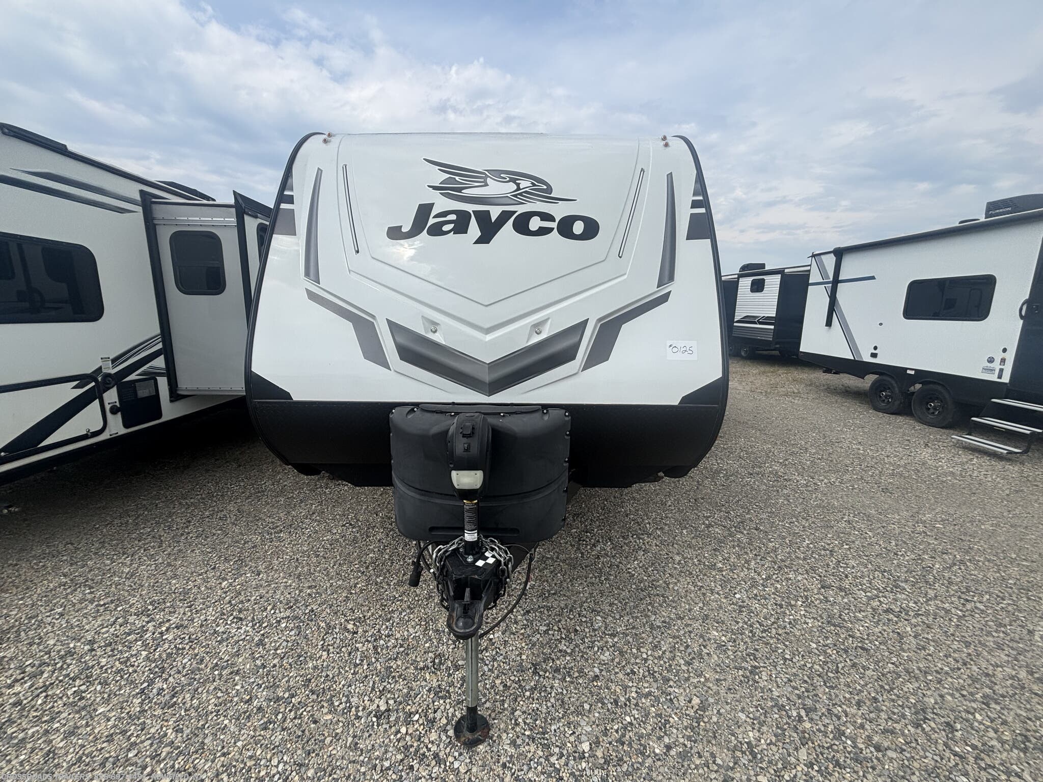 2022 Jayco Jay Feather 22RB - Used Travel Trailer For Sale by Crossroads Trailer Sales, Inc. in Newfield, New Jersey features Detachable Power Cord, Water Heater, Awning, Power Awning, Shower