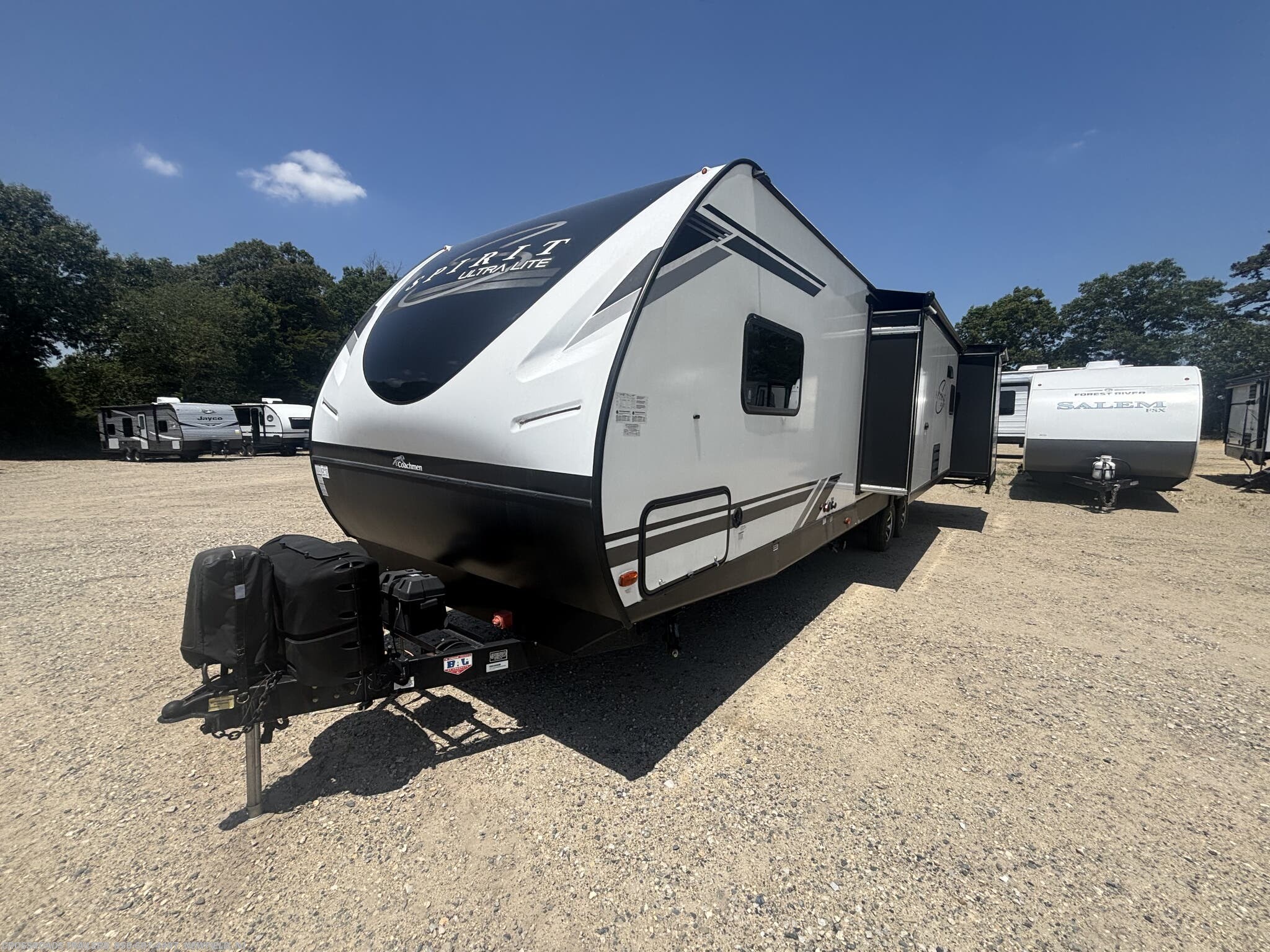 2023 Spirit 3379BH by Coachmen from Crossroads Trailer Sales, Inc. in Newfield, New Jersey