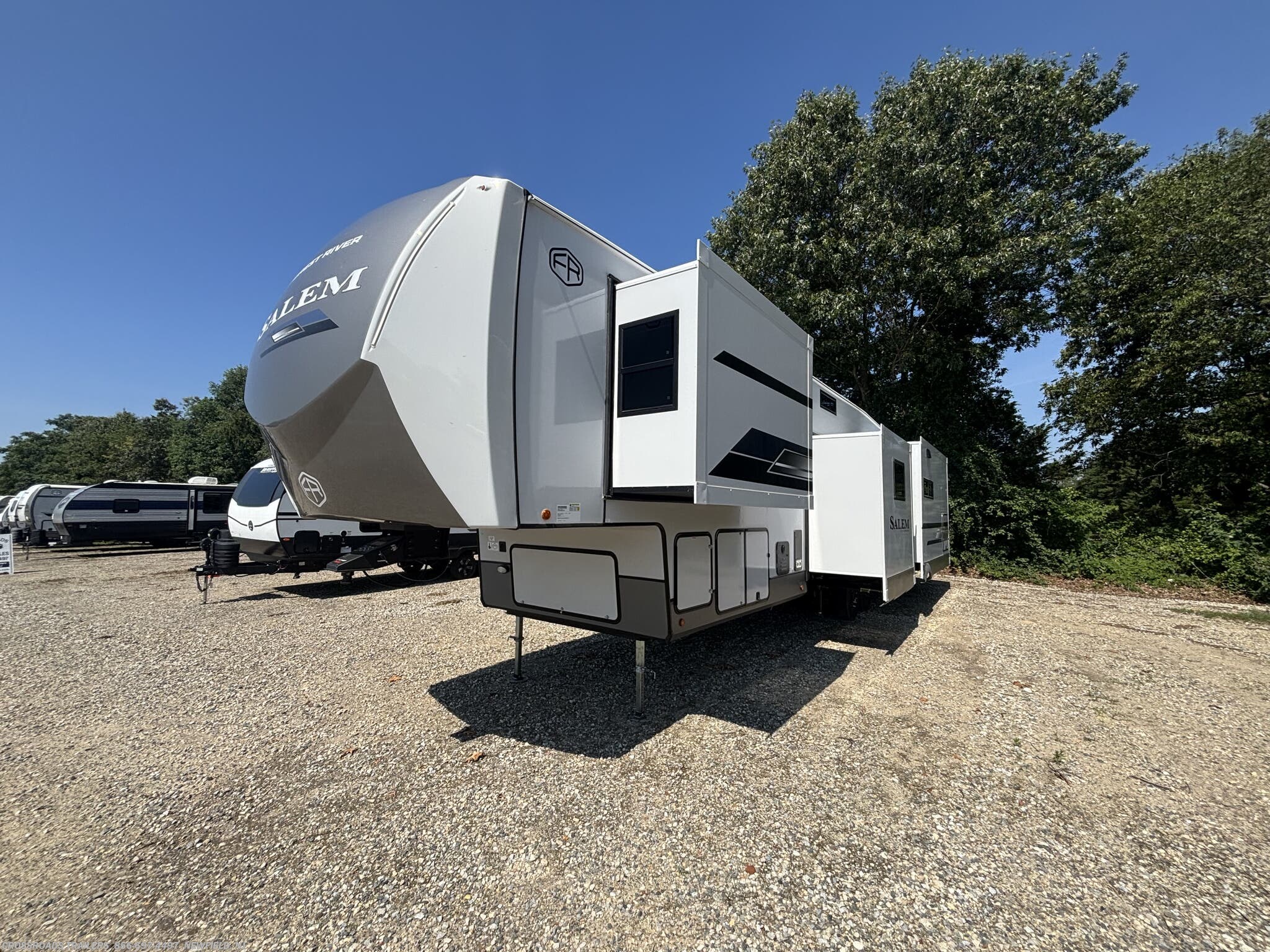 2027 Salem Hemisphere 373MBRL by Forest River from Crossroads Trailer Sales, Inc. in Newfield, New Jersey