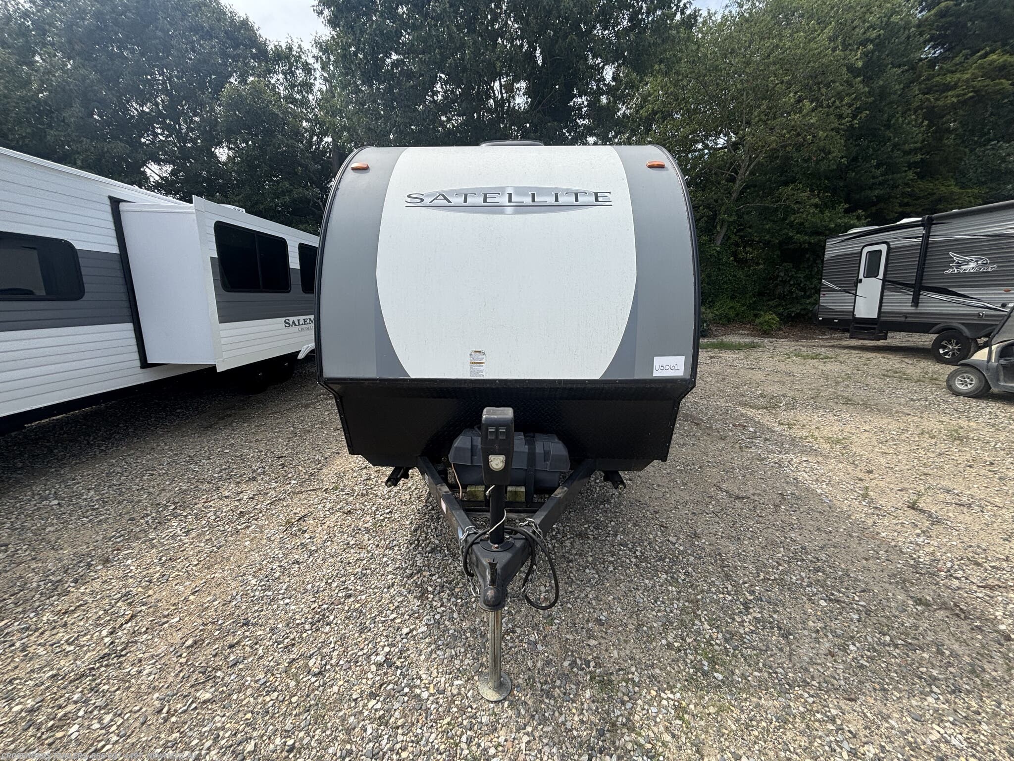 2018 Starcraft Satellite 18MK - Used Travel Trailer For Sale by Crossroads Trailer Sales, Inc. in Newfield, New Jersey features Water Heater, LP Detector, TV Antenna, Fire Extinguisher, Batteries