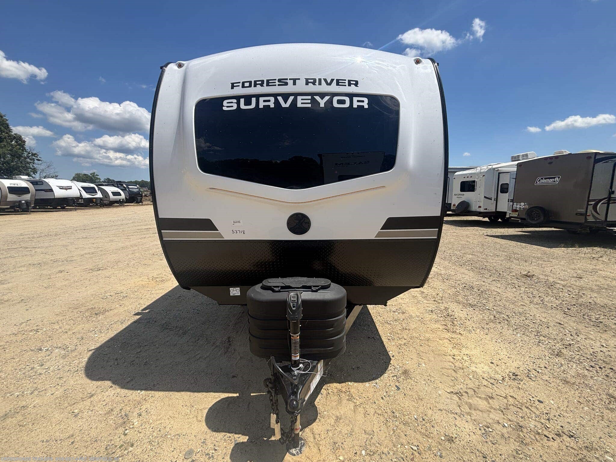 2027 Forest River Surveyor 267RBSS - New Travel Trailer For Sale by Crossroads Trailer Sales, Inc. in Newfield, New Jersey features Furnace, Toilet, 50 Amp Service, TV, Air Conditioning