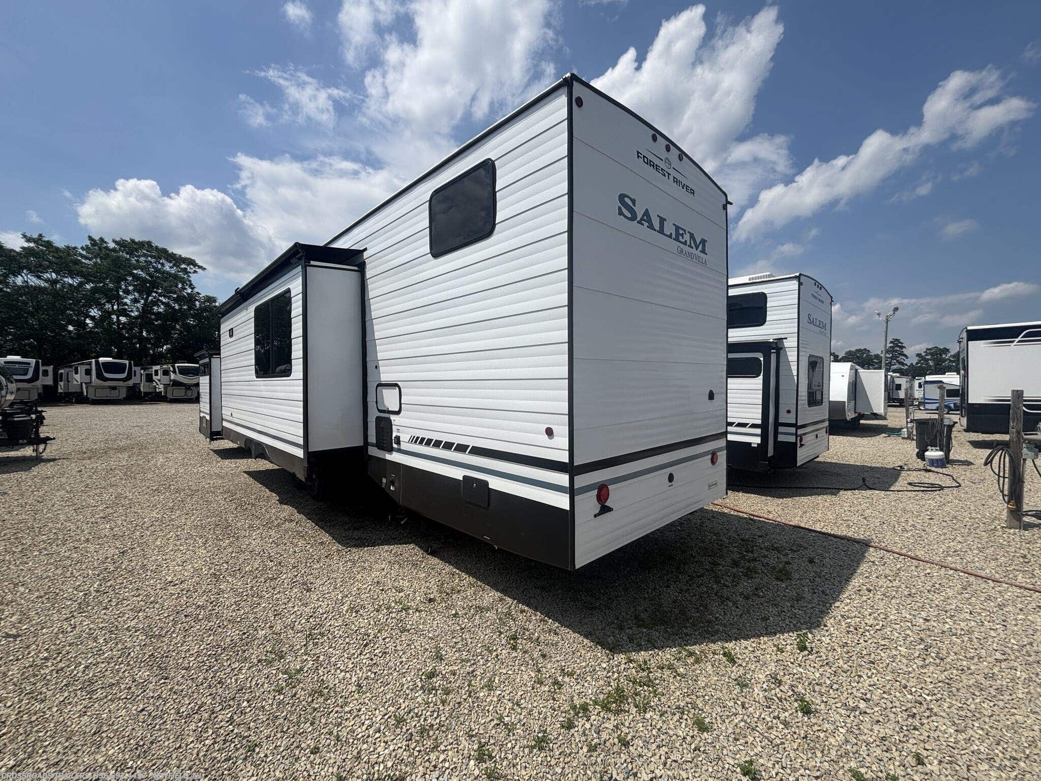 New 2027 Forest River Salem Grand Villa 42ICE available in Newfield, New Jersey