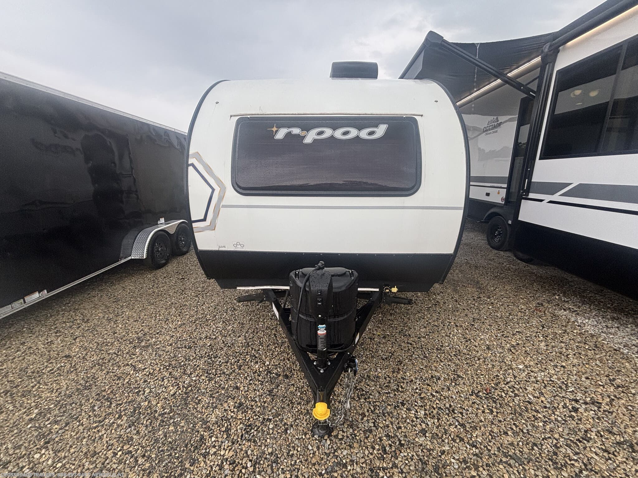 2023 Forest River R-Pod RP-196 - New Travel Trailer For Sale by Crossroads Trailer Sales, Inc. in Newfield, New Jersey features Pantry, Refrigerator, Queen Bed, Shower