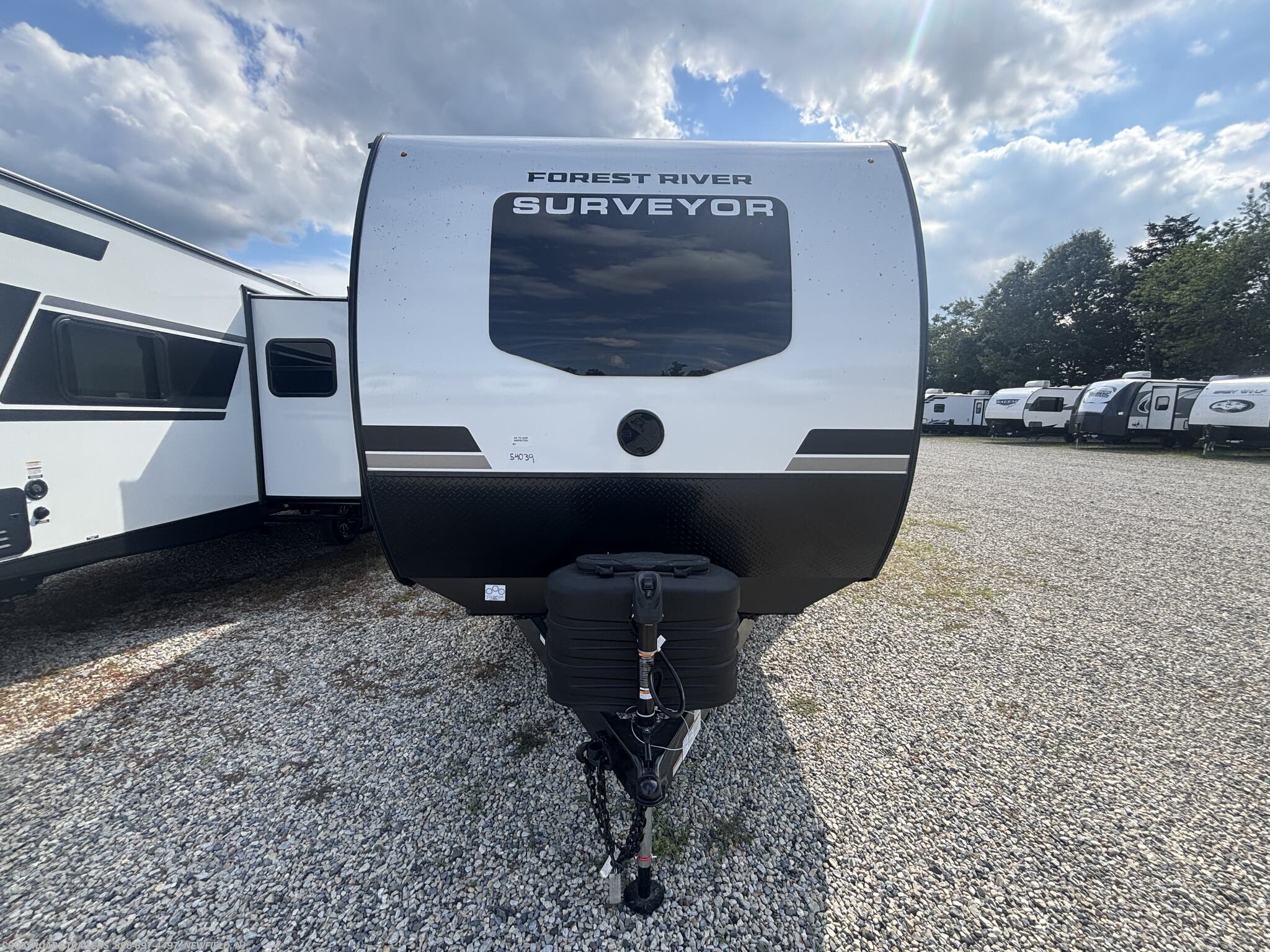 2027 Forest River Surveyor 260BHLE - New Travel Trailer For Sale by Crossroads Trailer Sales, Inc. in Newfield, New Jersey features Toilet, Water Heater, Air Conditioning, Fire Extinguisher, 50 Amp Service