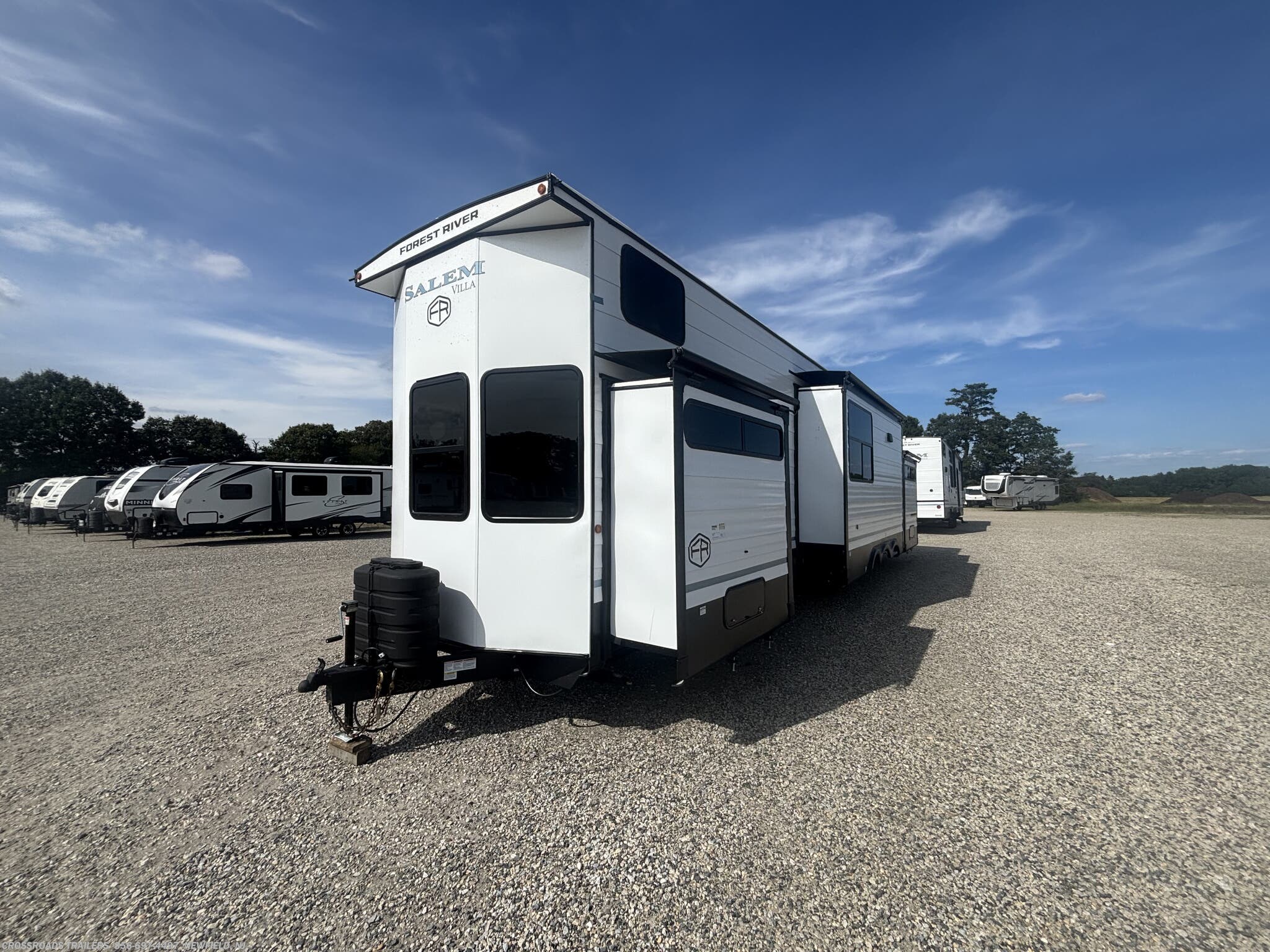2027 Salem Villa 40ZZZ by Forest River from Crossroads Trailer Sales, Inc. in Newfield, New Jersey