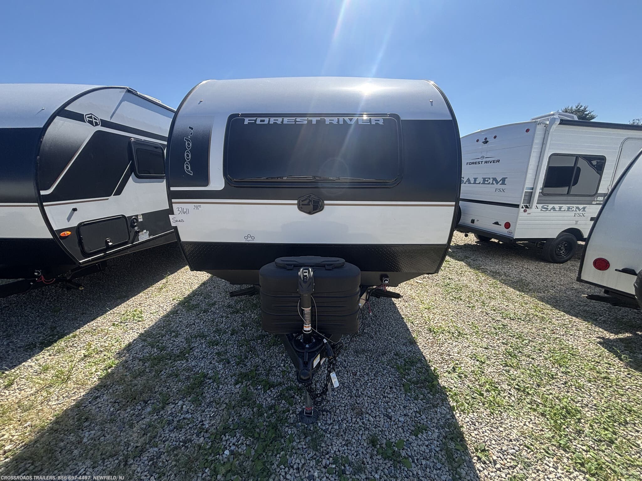 2027 Forest River R-Pod RP-207 - New Travel Trailer For Sale by Crossroads Trailer Sales, Inc. in Newfield, New Jersey features Inverter, Microwave, Refrigerator, TV, Water Heater