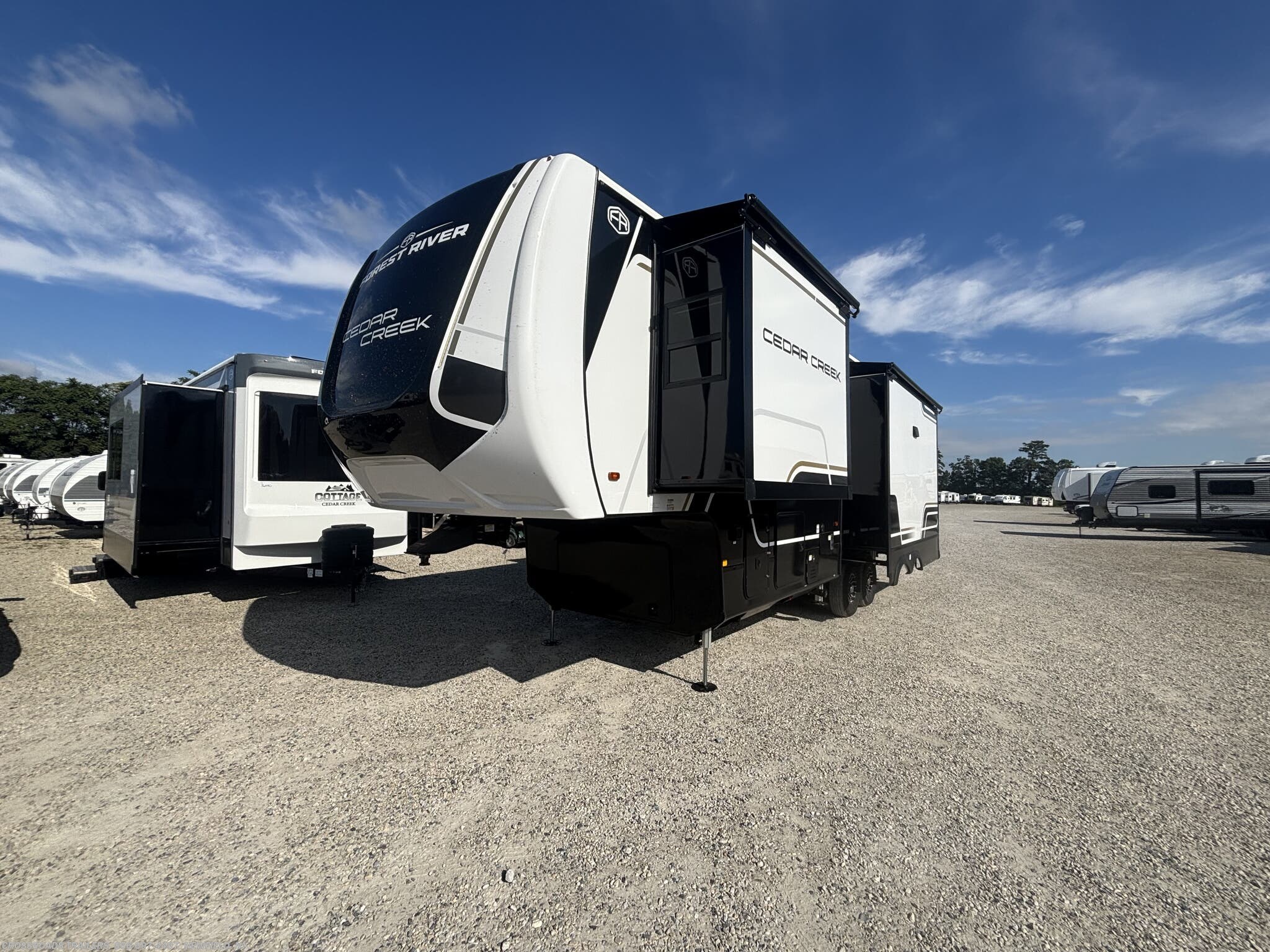 2027 Cedar Creek 290RL by Forest River from Crossroads Trailer Sales, Inc. in Newfield, New Jersey