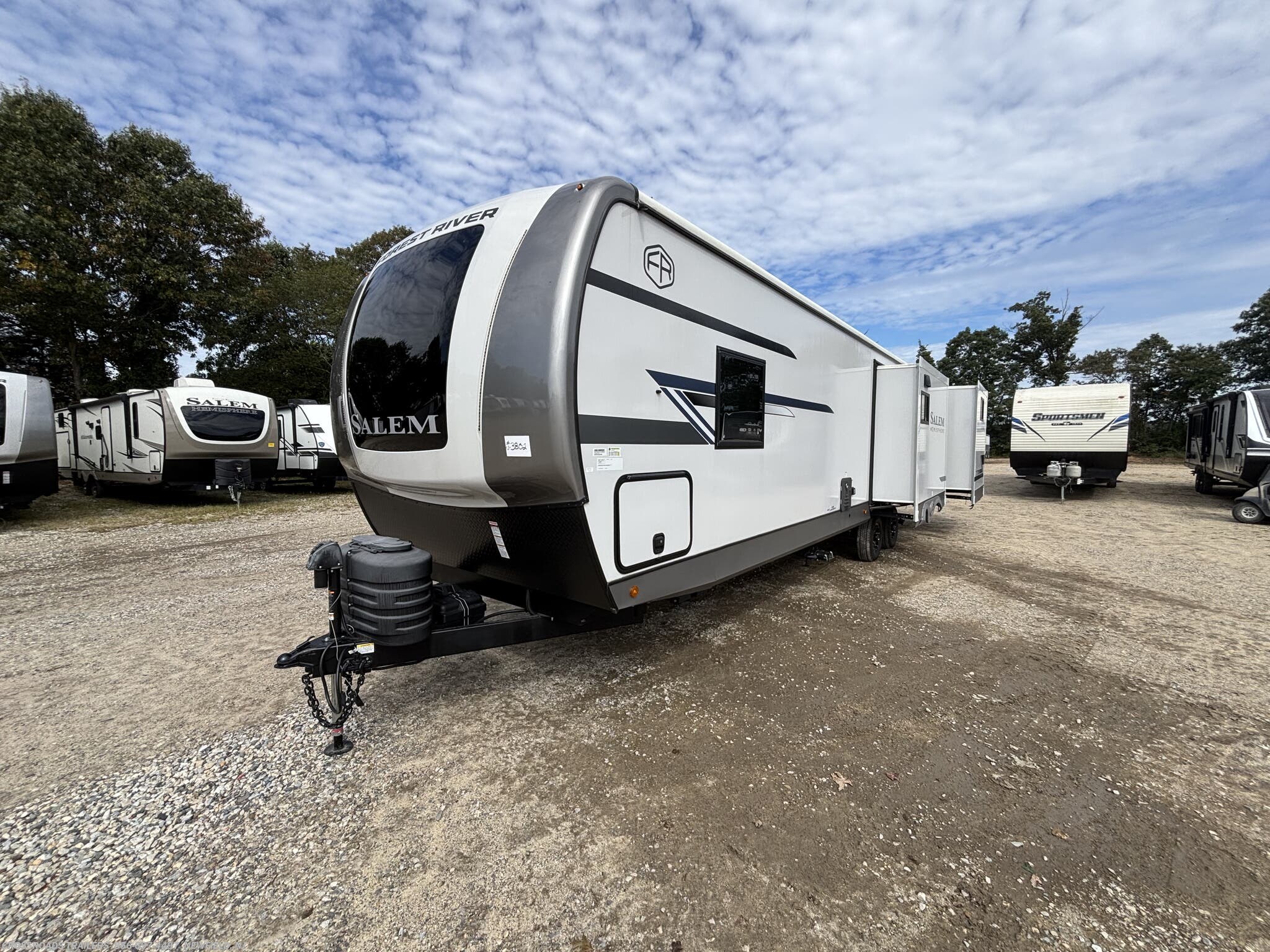 2026 Salem Hemisphere 310BHI by Forest River from Crossroads Trailer Sales, Inc. in Newfield, New Jersey