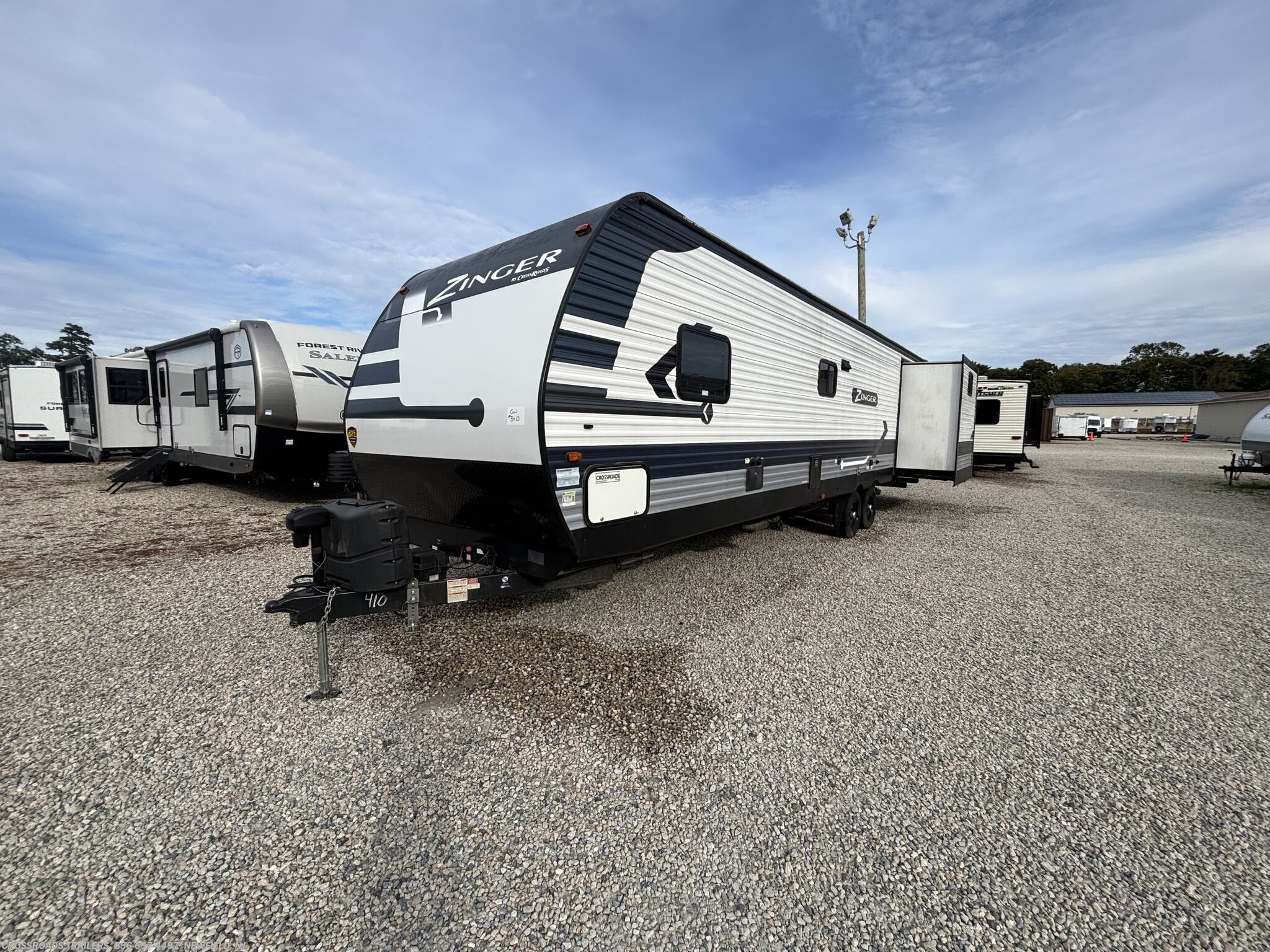 2021 Zinger 333DB by CrossRoads from Crossroads Trailer Sales, Inc. in Newfield, New Jersey