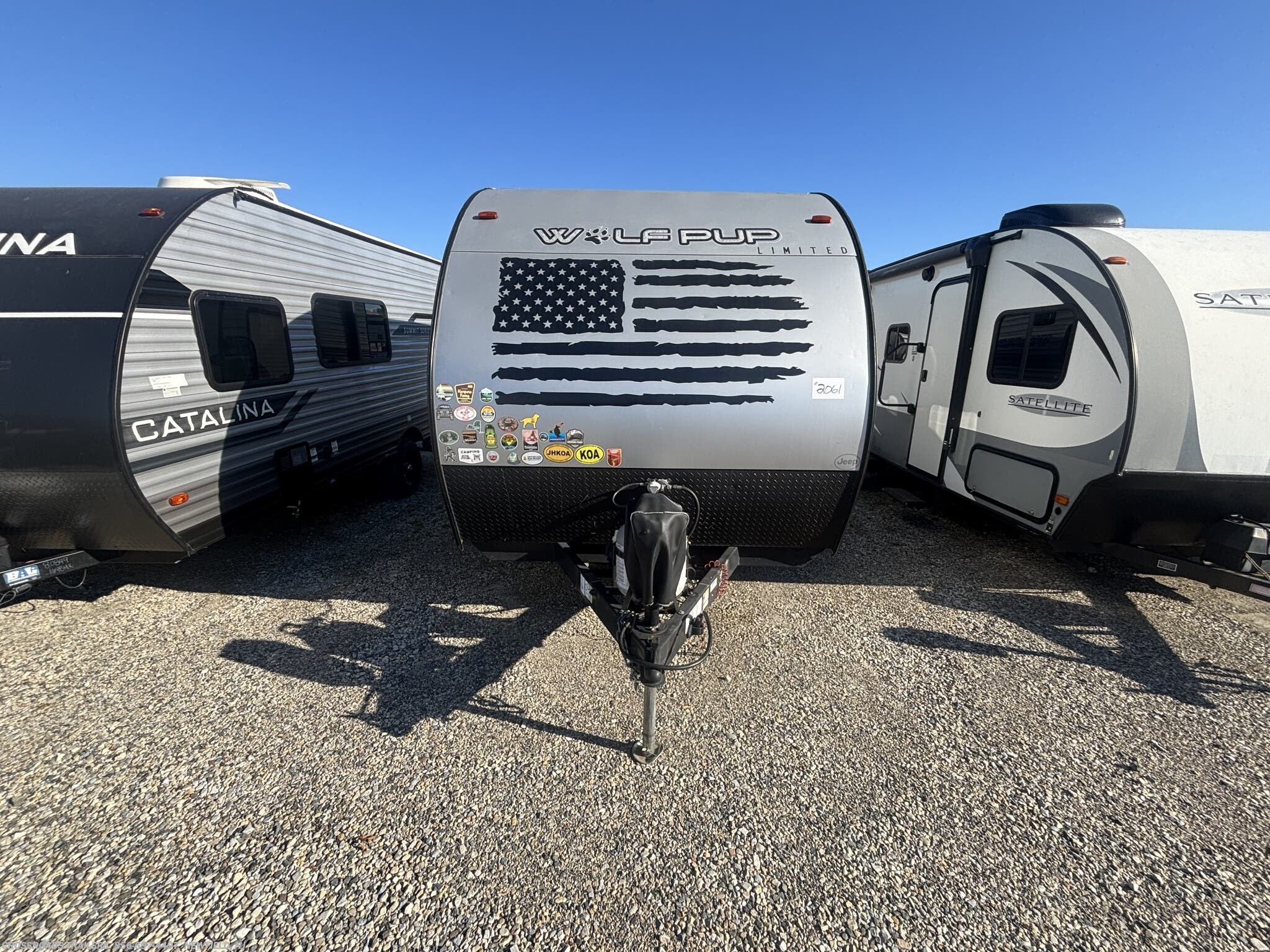 2019 Forest River Cherokee Wolf Pup 16FQ - Used Travel Trailer For Sale by Crossroads Trailer Sales, Inc. in Newfield, New Jersey features Converter, Furnace, Refrigerator, Stabilizer Jacks, Detachable