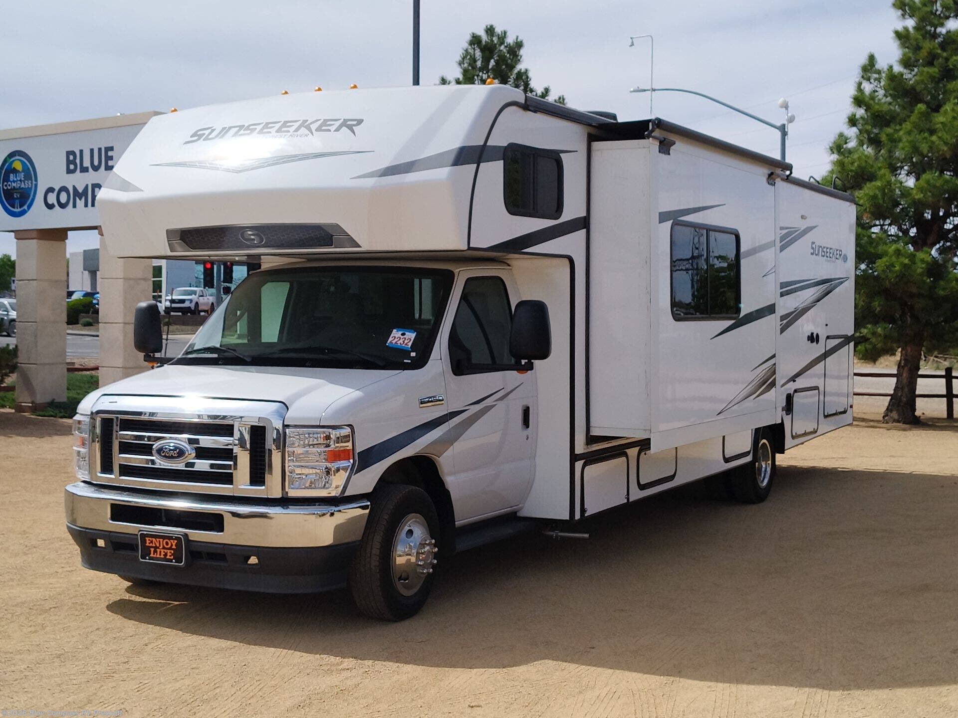 2023 Sunseeker LE 3250DSLE Ford by Forest River from Blue Compass RV Prescott in Prescott, Arizona