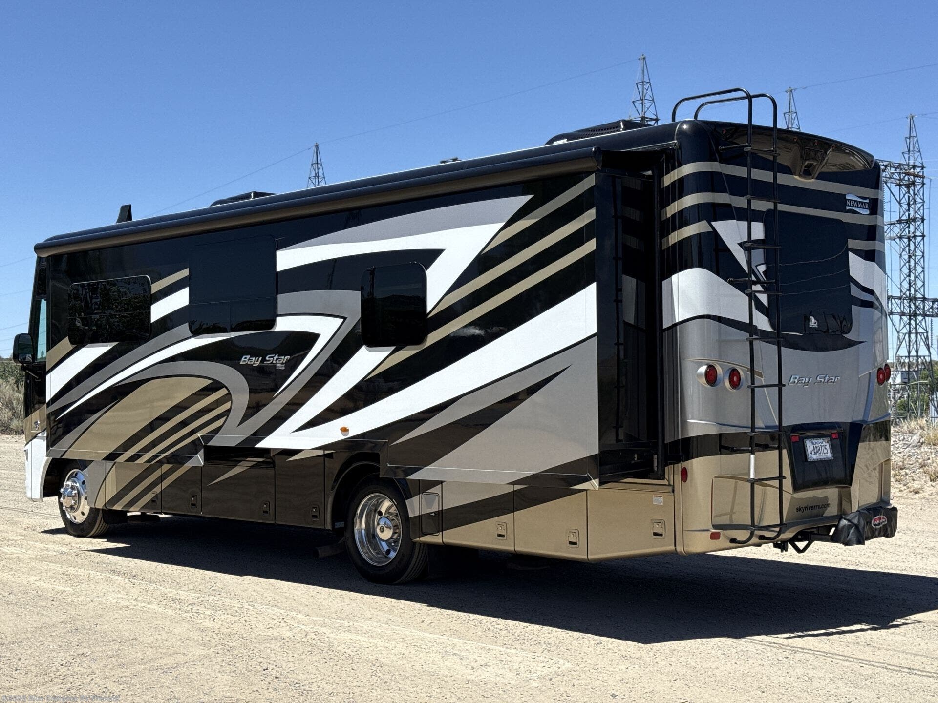 Used 2022 Newmar Bay Star 3124 available in Prescott, Arizona