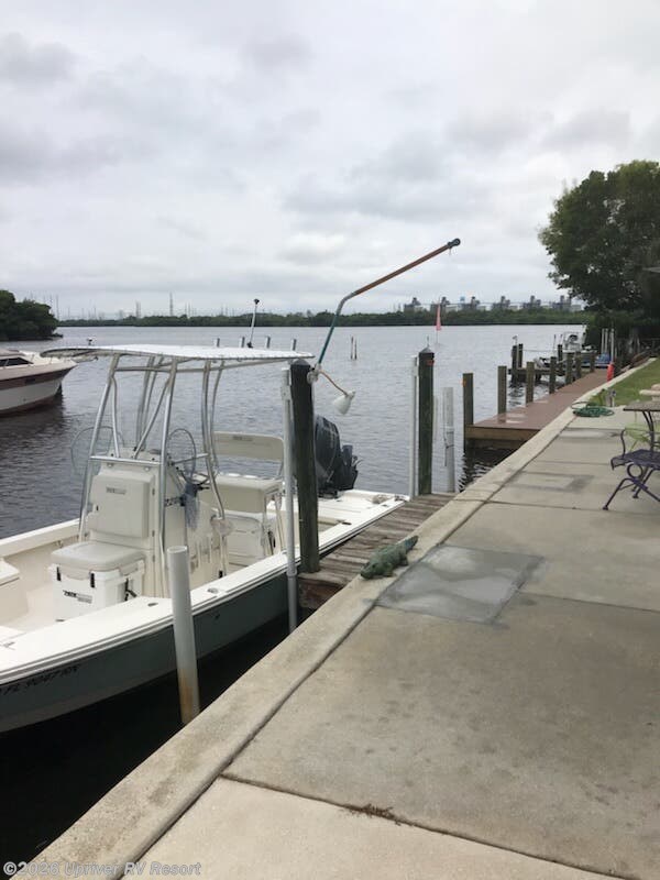 1999 Chariot - Used Park Model For Sale by Upriver RV Resort in North Fort Myers, Florida