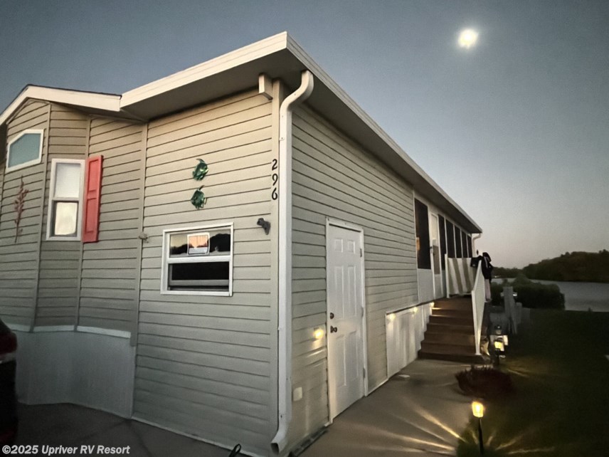 Used 2006 Skyline available in North Fort Myers, Florida