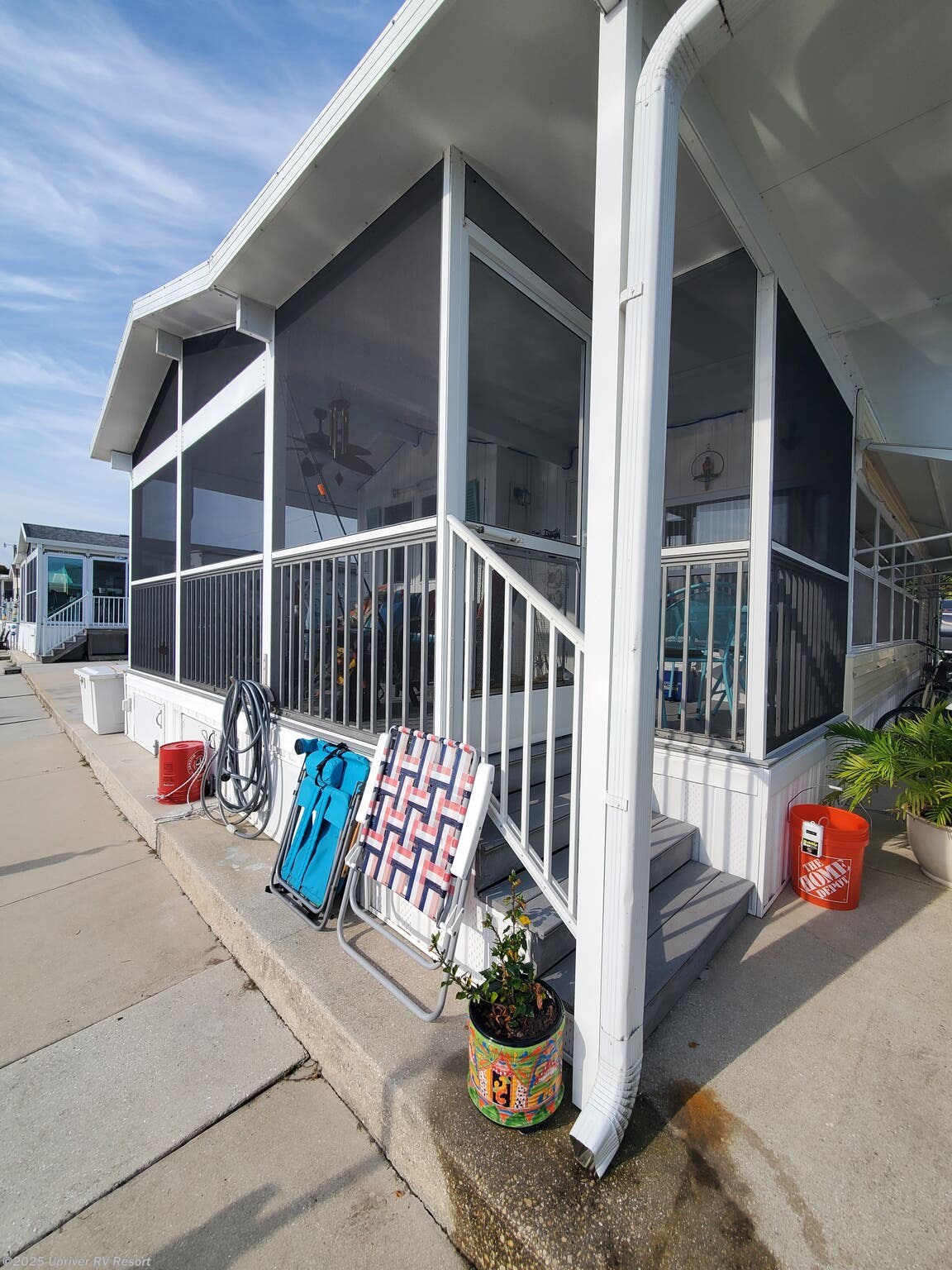 1993 Chariot - Used Park Model For Sale by Upriver RV Resort in North Fort Myers, Florida