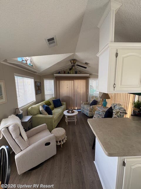 Used 2006 Park Models Mfg available in North Fort Myers, Florida