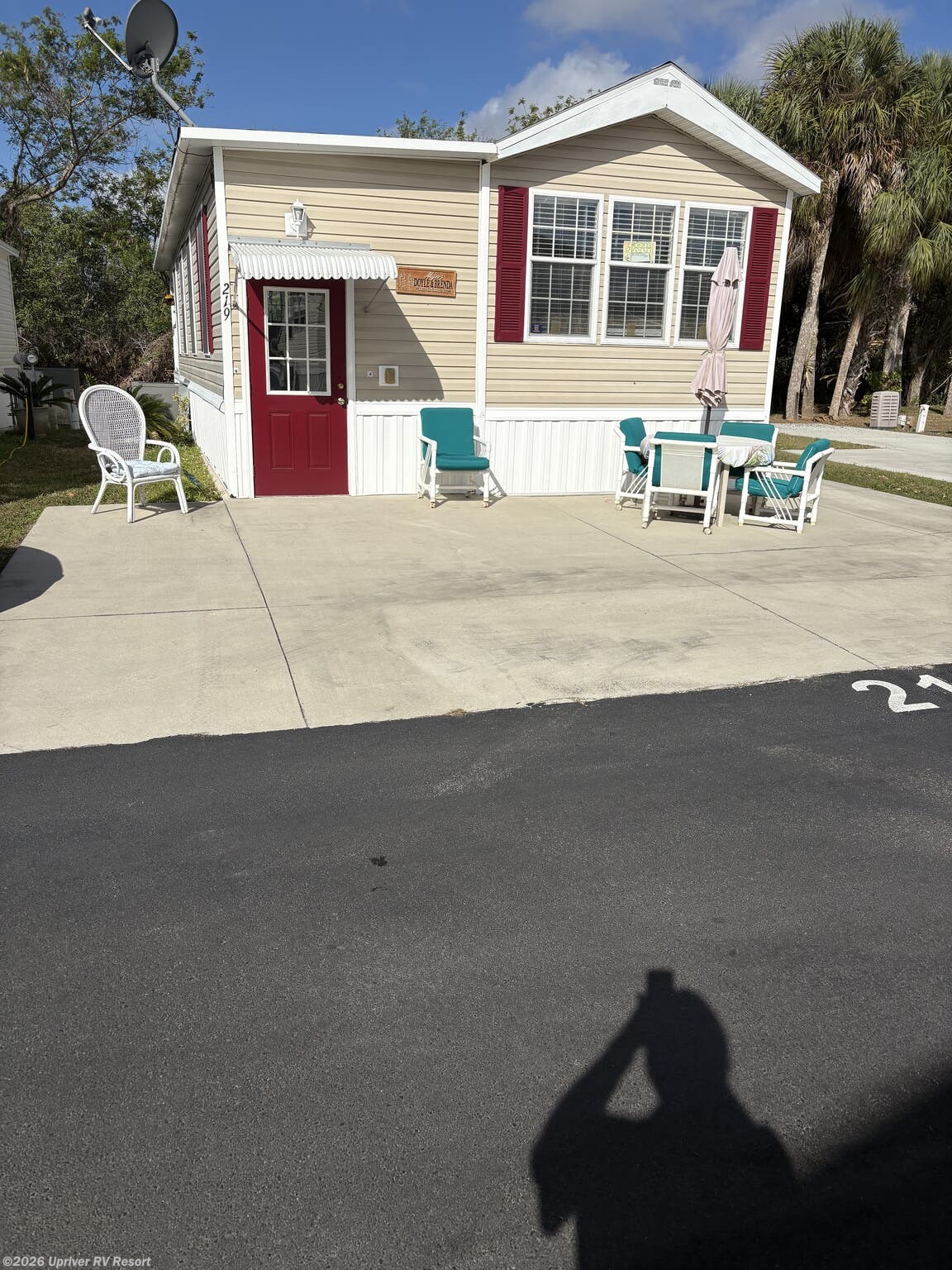 2005 Park Models Mfg - Used Park Model For Sale by Upriver RV Resort in North Fort Myers, Florida