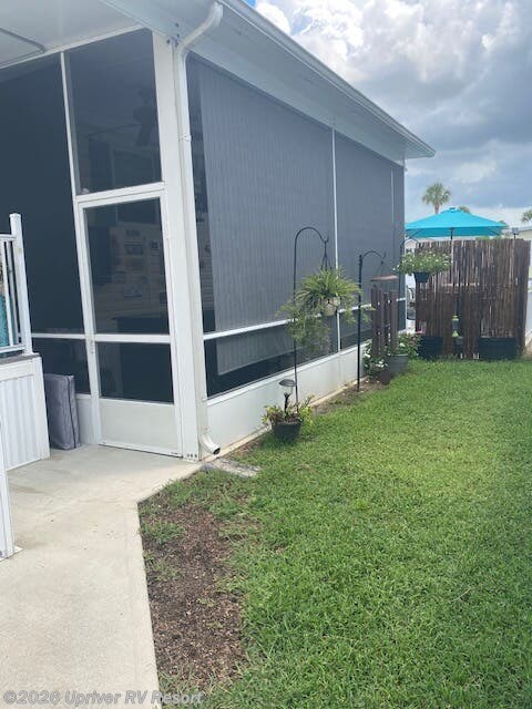 2007 Skyline - Used Park Model For Sale by Upriver RV Resort in North Fort Myers, Florida
